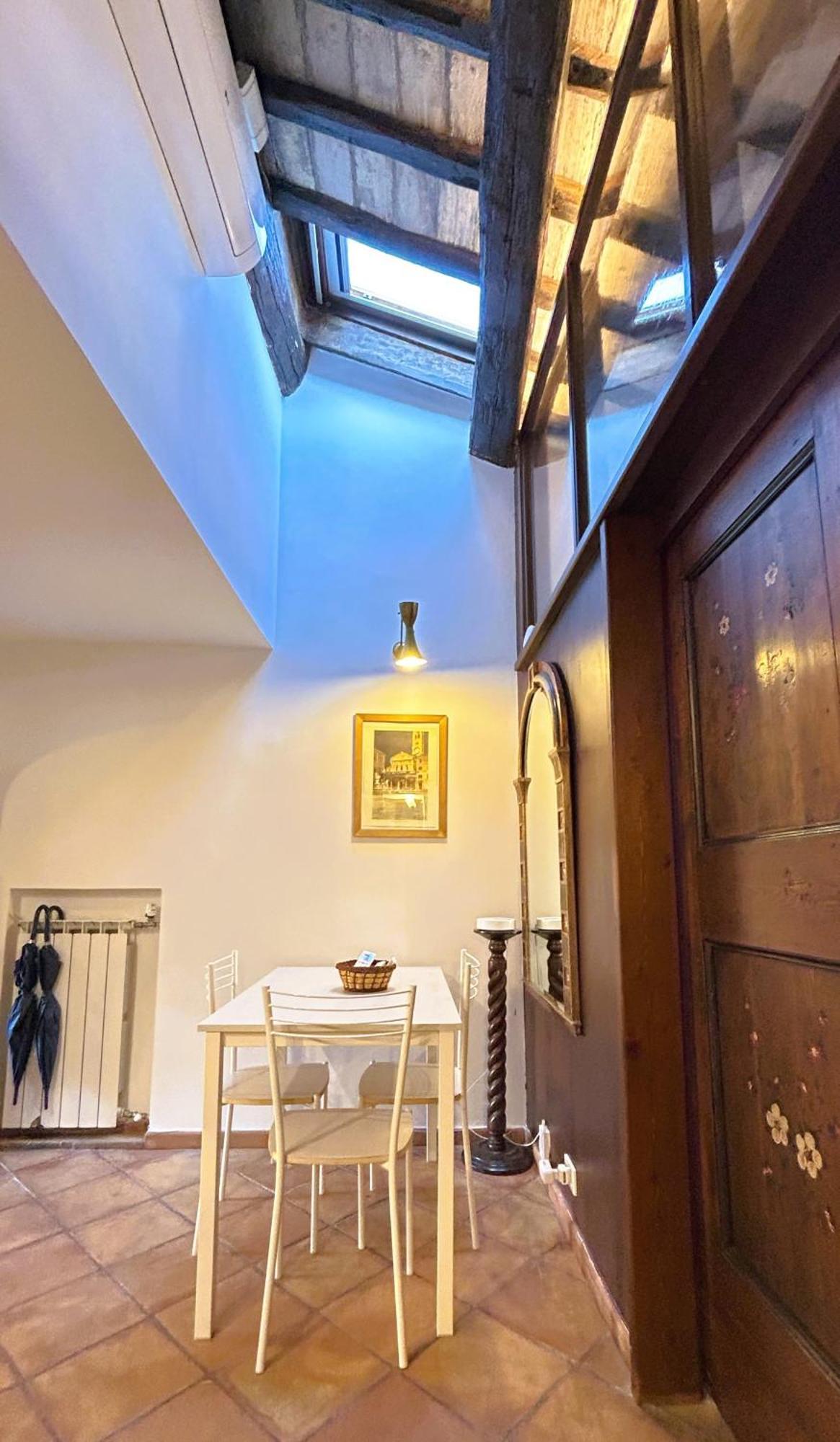 Apartment The Gem - Trastevere Cozy Retreat With Pool